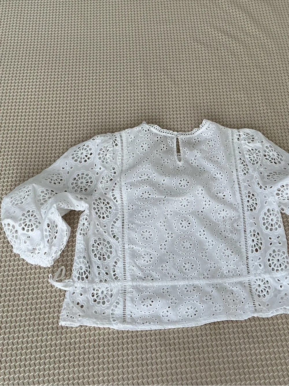 Banana Republic White 3/4 Sleeve Unlined Eyelet Cropped Top Sz L